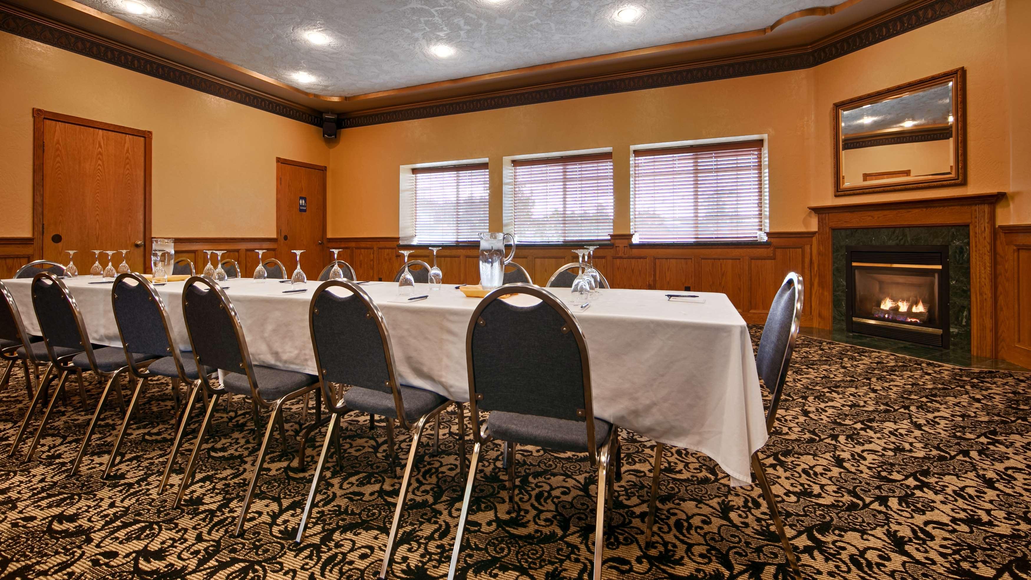 Best Western Plus Bayshore Inn Eureka Exterior photo