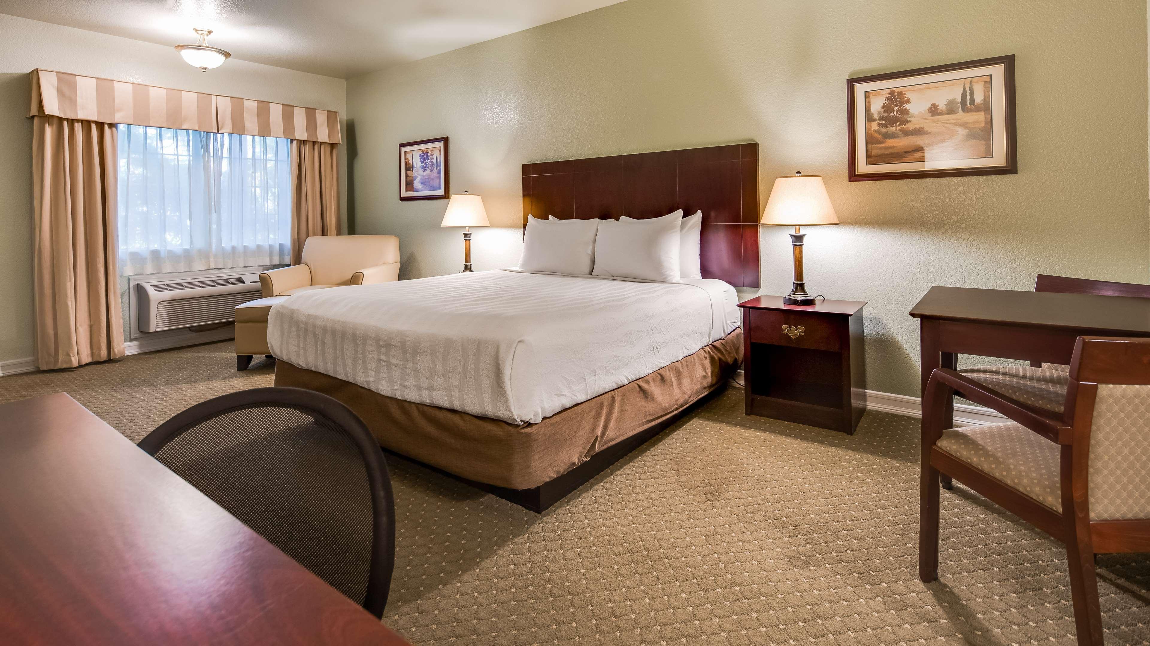 Best Western Plus Bayshore Inn Eureka Exterior photo