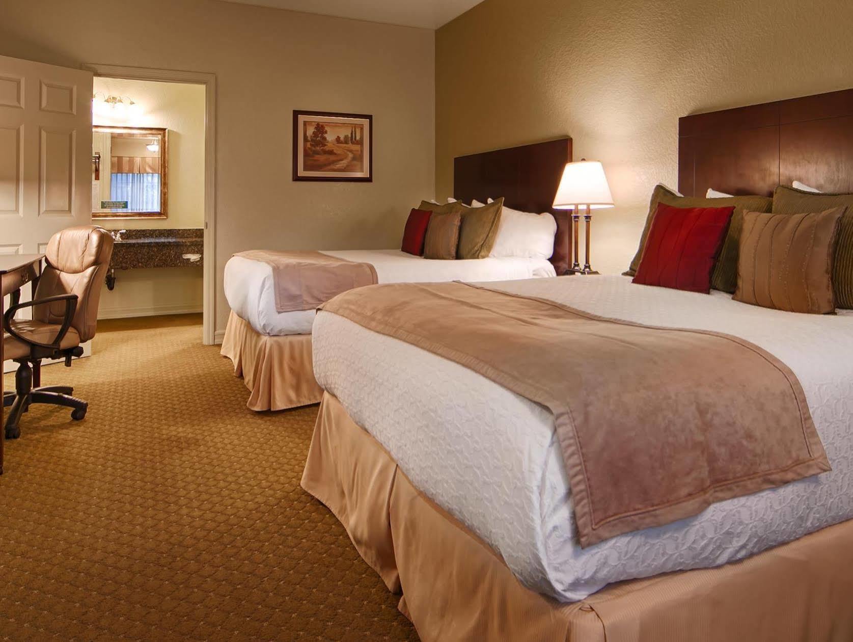 Best Western Plus Bayshore Inn Eureka Exterior photo